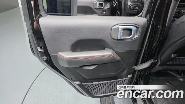 Jeep Wrangler JL — Фото автомобиля 25