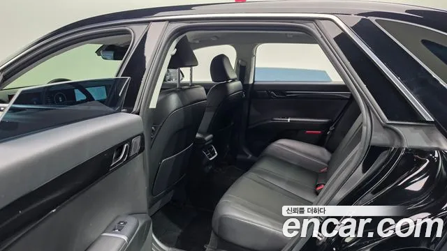 Hyundai Grandeur Grandeur (GN7) 2.5 Бензин 2WD — Фото автомобиля 11