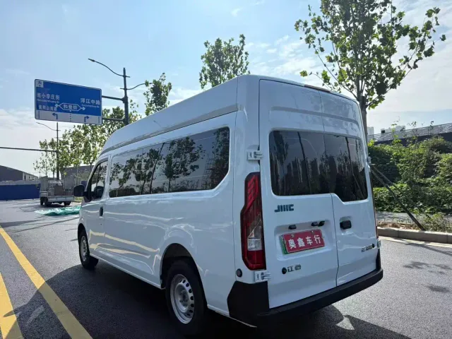JMC E-Fushun — Фото автомобиля 10