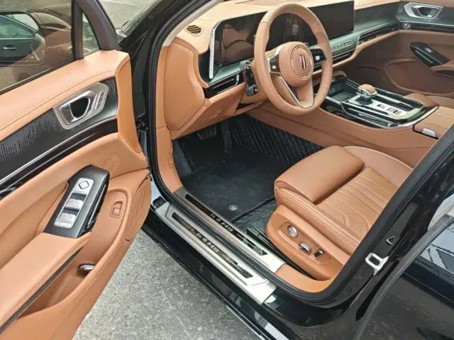 Hongqi H9 — Фото автомобиля 15