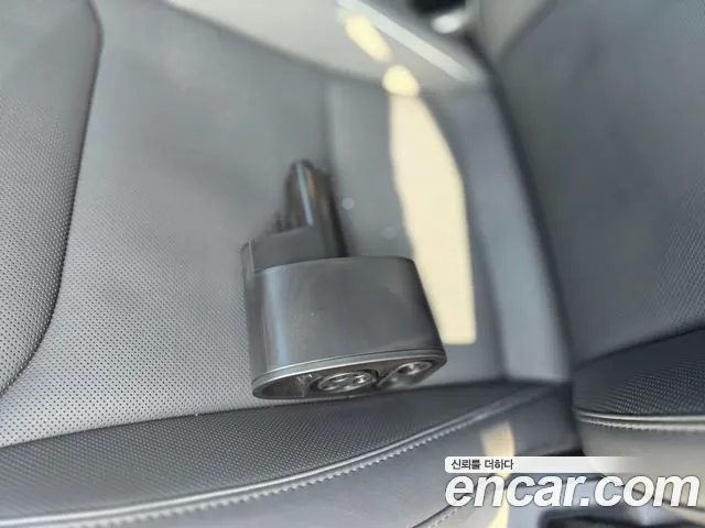 Tesla Model Y — Фото автомобиля 8