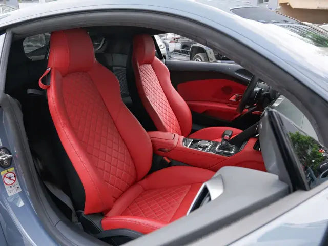 Audi R8 — Фото автомобиля 6