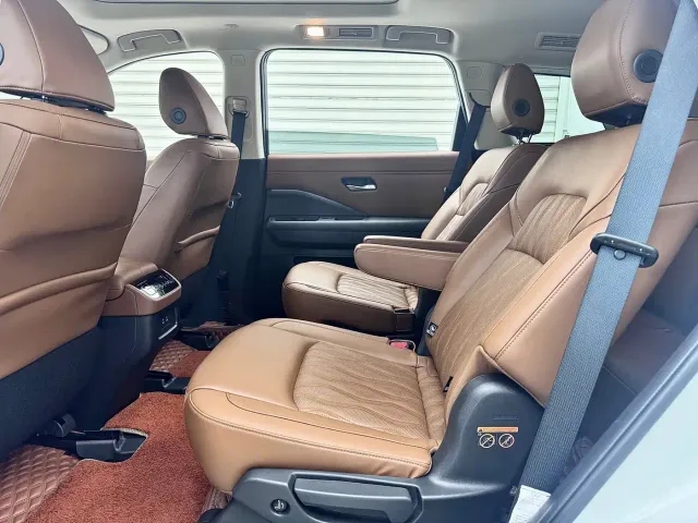 Nissan Terra — Фото автомобиля 11