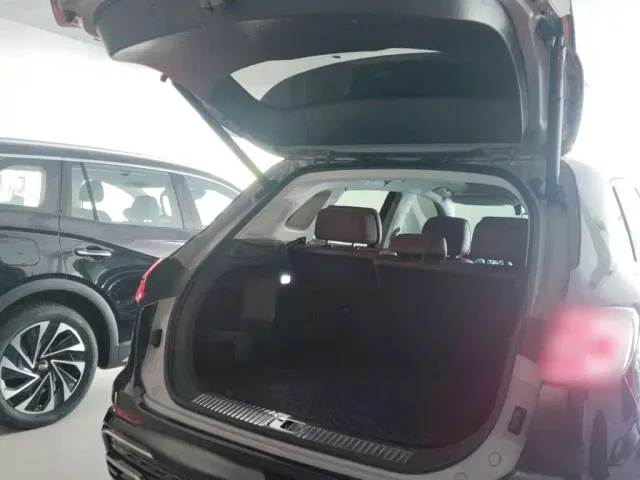 Hongqi HS5 — Фото автомобиля 14