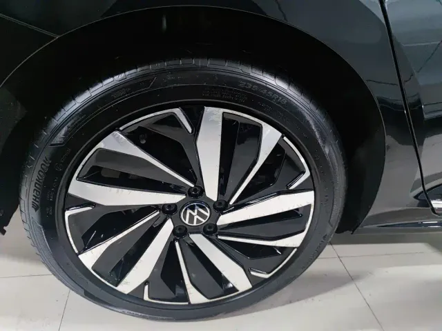 Volkswagen Passat — Фото автомобиля 12