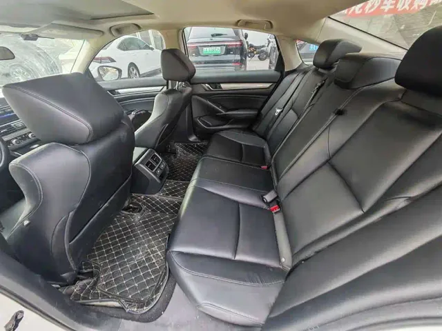 Honda Accord — Фото автомобиля 6