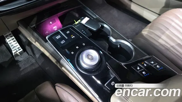 Kia K8 Hybrid — Фото автомобиля 12