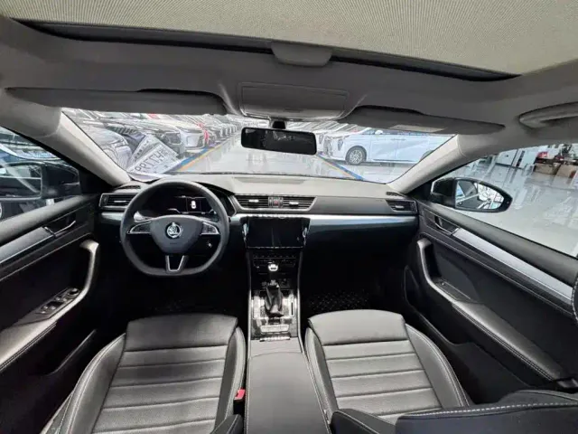 Skoda Superb — Фото автомобиля 8