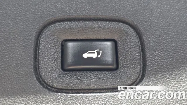 Renault-KoreaSamsung QM6 Новый QM6 2.0 LPe RE Signature 2WD — Фото автомобиля 18