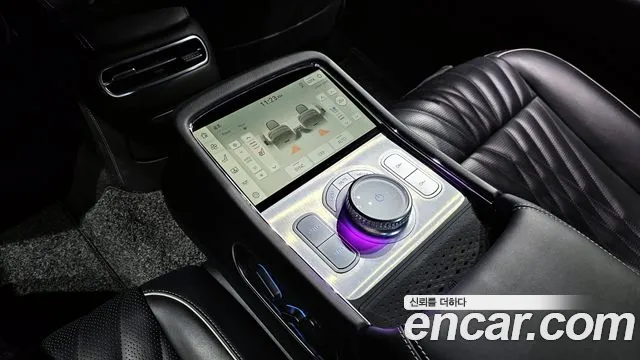 Genesis G90 Бензин 3.5 турбо AWD — Фото автомобиля 17