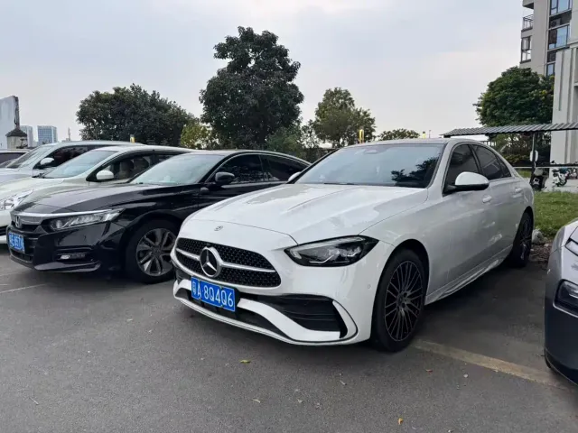 Фотография автомобиля — Mercedes-Benz C-Class