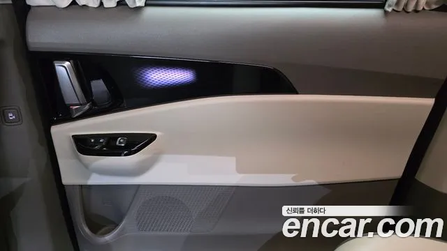 Kia Canival — Фото автомобиля 23