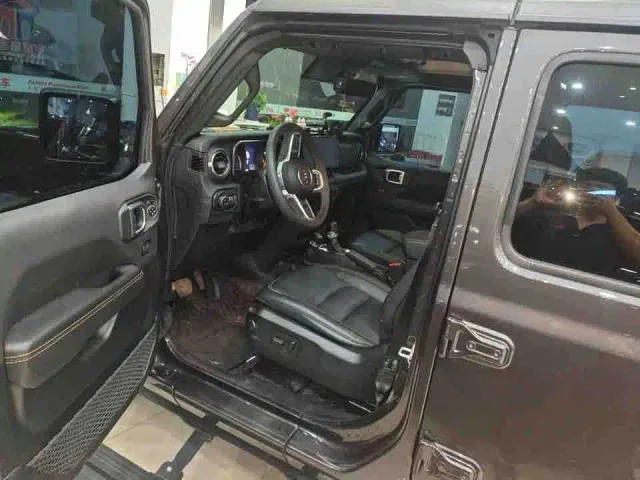 Jeep Wrangler — Фото автомобиля 3