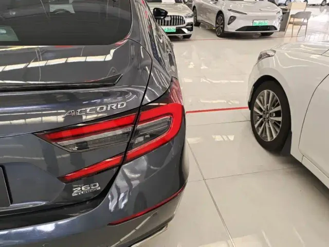 Honda Accord — Фото автомобиля 7