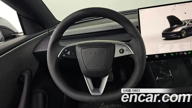 Tesla Model 3 — Фото автомобиля 19