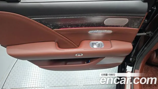 Genesis G90 Бензин 3.5 турбо AWD — Фото автомобиля 7