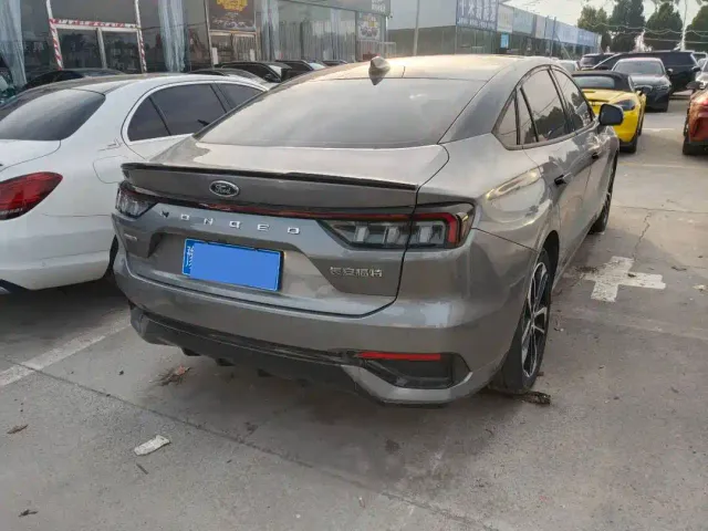 Ford Mondeo — Фото автомобиля 7
