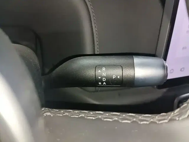 Li Auto L8 — Фото автомобиля 13