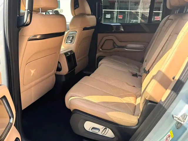 BYD FangChengBao Leopard 8 — Фото автомобиля 6