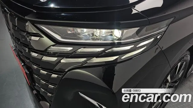 Toyota Alphard — Фото автомобиля 19