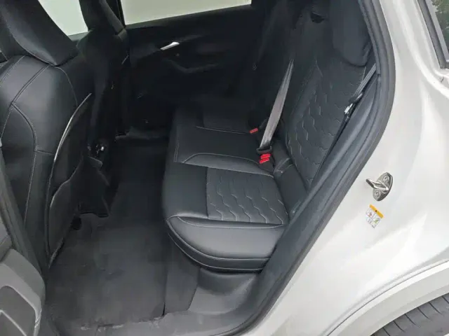 Audi Q6L e-tron — Фото автомобиля 16