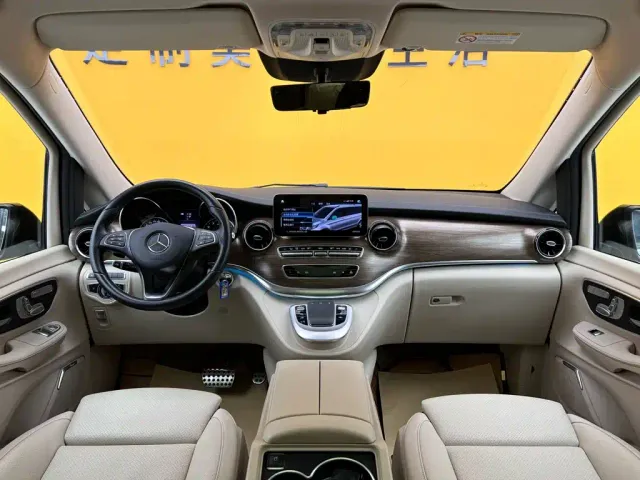 Mercedes-Benz V-Class — Фото автомобиля 14