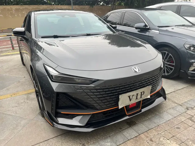 Changan UNI-V — Фото автомобиля 3