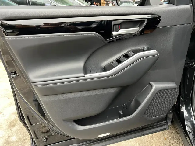 Toyota Highlander — Фото автомобиля 7