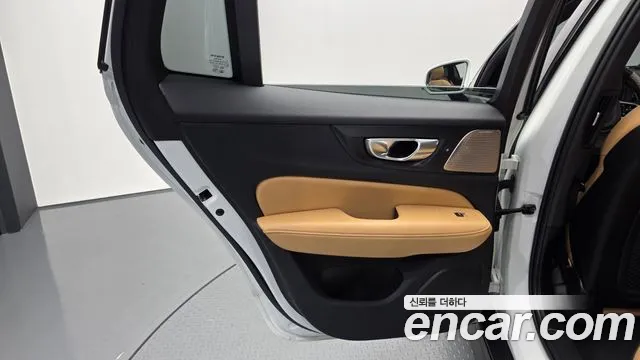 Вольво V60 V60 Cross Country 2 поколение B5 Ultimate AWD — Фото автомобиля 24