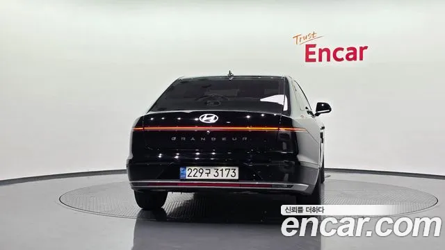 Hyundai Grandeur GN7 — Фото автомобиля 4