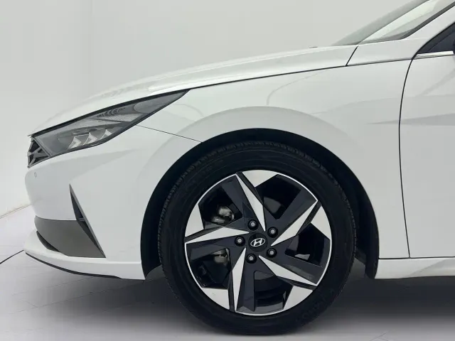 Hyundai Elantra — Фото автомобиля 21