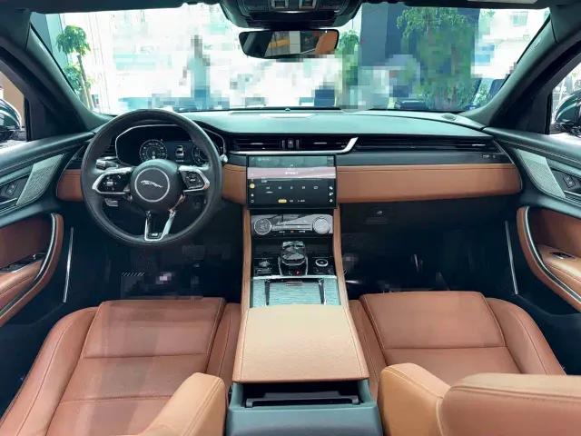 Jaguar XFL — Фото автомобиля 5