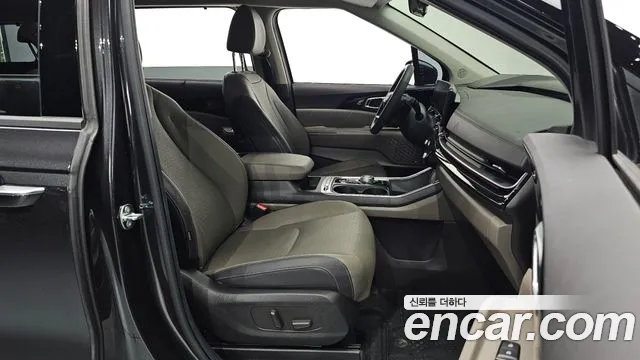Kia Carnival Generation 4 — Фото автомобиля 10