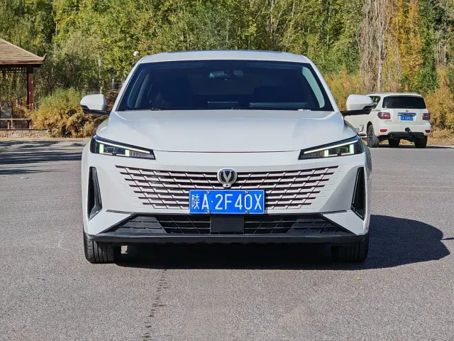 Changan Lamore — Фото автомобиля 2