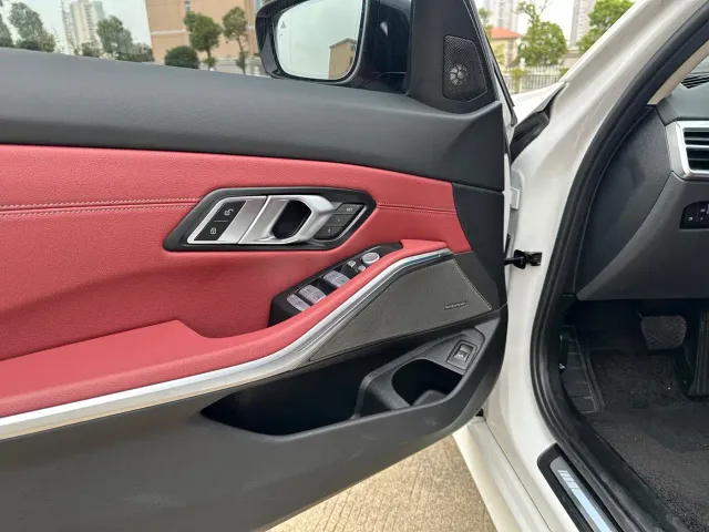 BMW 3 Series — Фото автомобиля 8