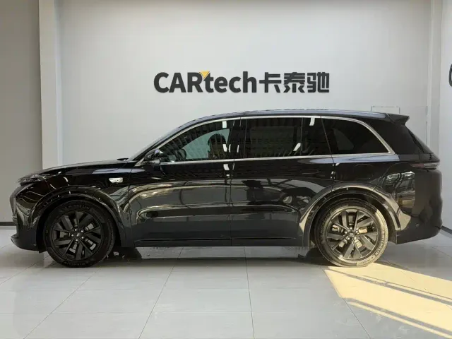 Li Auto L8 — Фото автомобиля 9