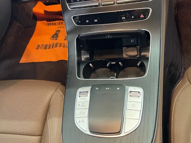 Mercedes-Benz E-Class — Фото автомобиля 13