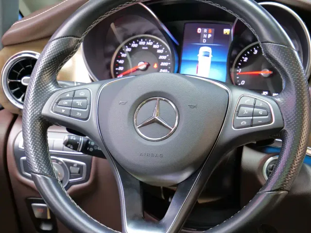 Mercedes-Benz V-Class — Фото автомобиля 12