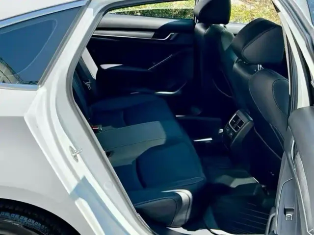 Honda Accord — Фото автомобиля 6