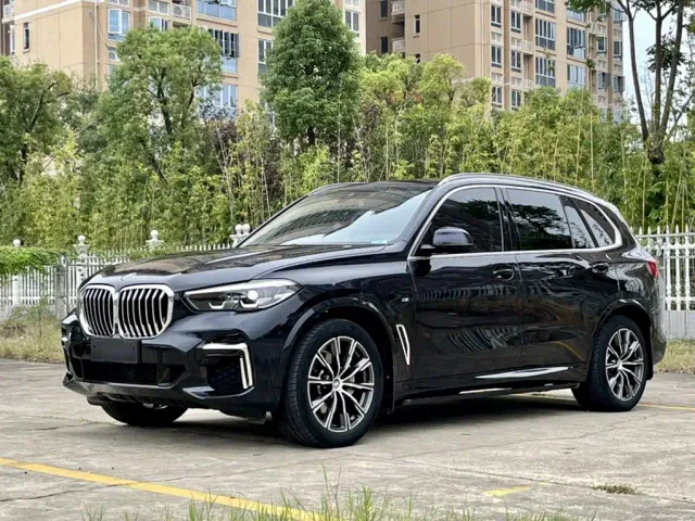 Фотография автомобиля — BMW X5