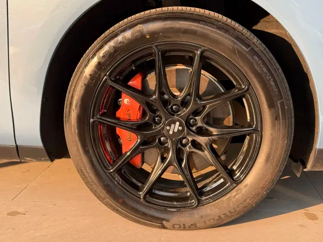 IM Motors LS6 — Фото автомобиля 16
