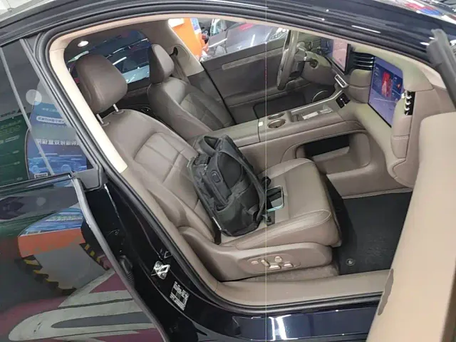 IM Motors LS6 — Фото автомобиля 24