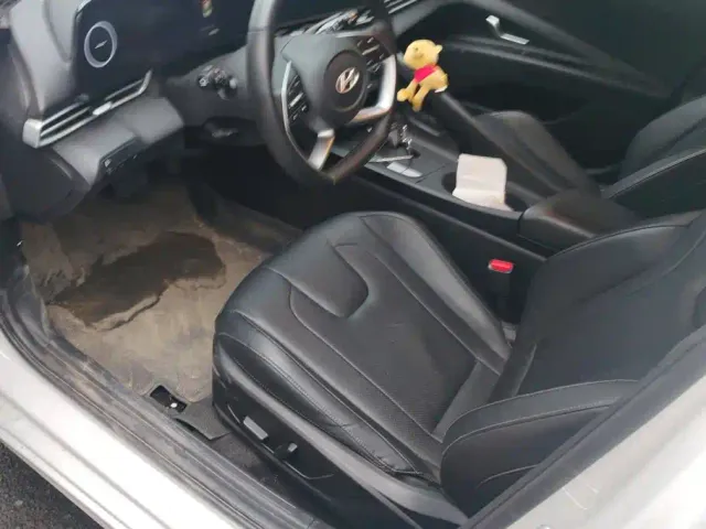 Hyundai Elantra — Фото автомобиля 9