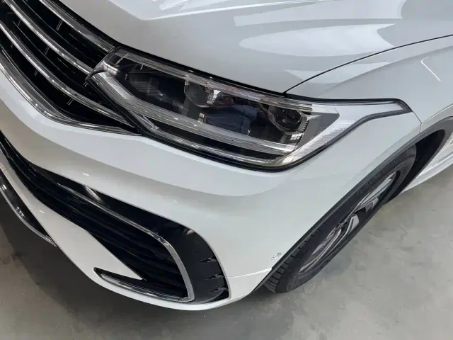 Volkswagen Tiguan L — Фото автомобиля 30