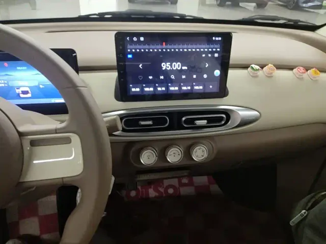 Wuling Hongguang Mini EV — Фото автомобиля 12