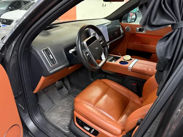 Li Auto L8 — Фото автомобиля 3