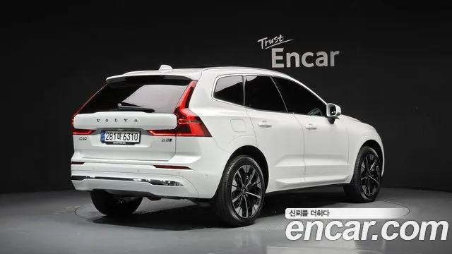 Вольво XC60 — Фото автомобиля 2