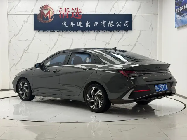 Hyundai Elantra — Фото автомобиля 4