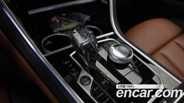 BMW 8 Series G15 — Фото автомобиля 12