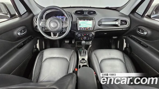 Jeep Renegade — Фото автомобиля 7